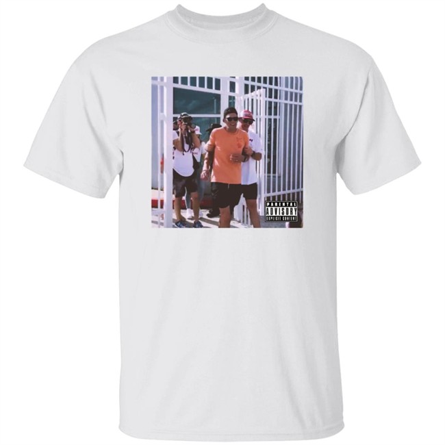 Tom Brady On Land After The Bucs' Boat Parade Shirt Hoodie