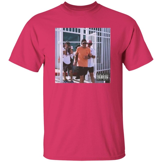 Tom Brady On Land After The Bucs' Boat Parade Shirt Hoodie Tom Brady On Land After The Bucs' Boat Parade Shirt Hoodie