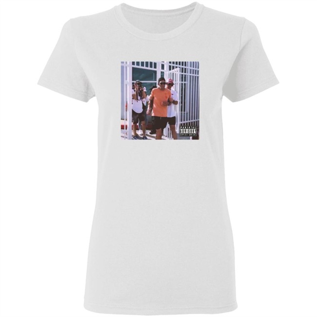 Tom Brady On Land After The Bucs' Boat Parade Shirt Hoodie Tom Brady On Land After The Bucs' Boat Parade Shirt Hoodie