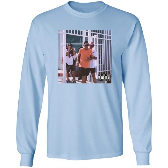 Tom Brady On Land After The Bucs' Boat Parade Shirt Hoodie Tom Brady On Land After The Bucs' Boat Parade Shirt Hoodie