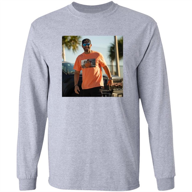 Barstool Store Meta Tee Shirt Martinez Wearing A T Shirt Of Tom Brady Shirt Barstool Store Meta Tee Shirt Martinez Wearing A T Shirt Of Tom Brady Shirt
