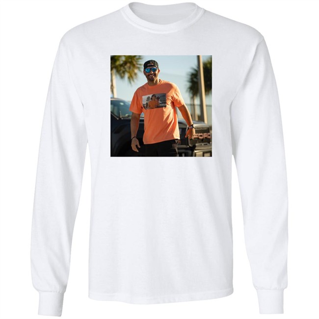 Barstool Store Meta Tee Shirt Martinez Wearing A T Shirt Of Tom Brady Shirt Barstool Store Meta Tee Shirt Martinez Wearing A T Shirt Of Tom Brady Shirt