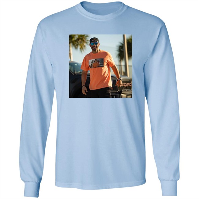 Barstool Store Meta Tee Shirt Martinez Wearing A T Shirt Of Tom Brady Shirt Barstool Store Meta Tee Shirt Martinez Wearing A T Shirt Of Tom Brady Shirt